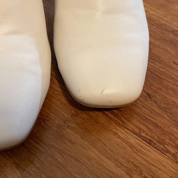 Elegant White Ankle Boots - Picture 3 of 3